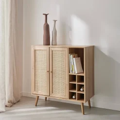 Aparador con portabotellas, mimbre y decoración de madera, 83cm