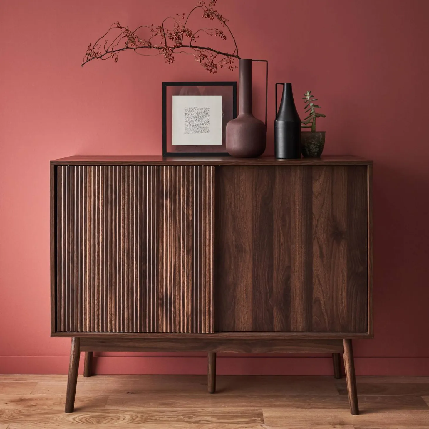 Aparador de efecto madera, 115cm