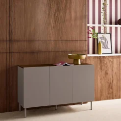 Aparador de metal y decoración de madera 3 puertas 120cm