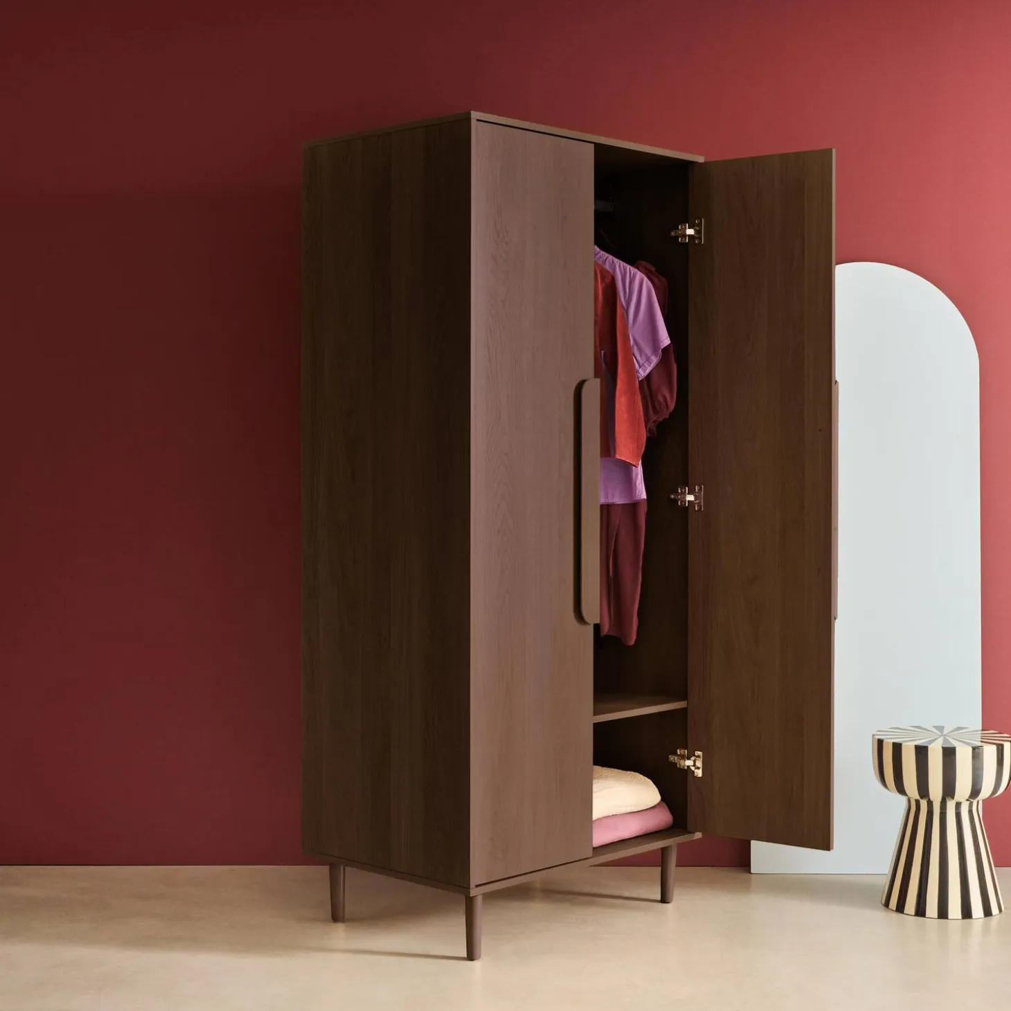 Armario vestidor con efecto madera, 2 puertas y barra para colgar