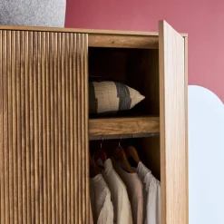 Armario vestidor efecto madera de mango ranurado, 2 puertas