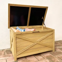 Baúl de madera de abeto
