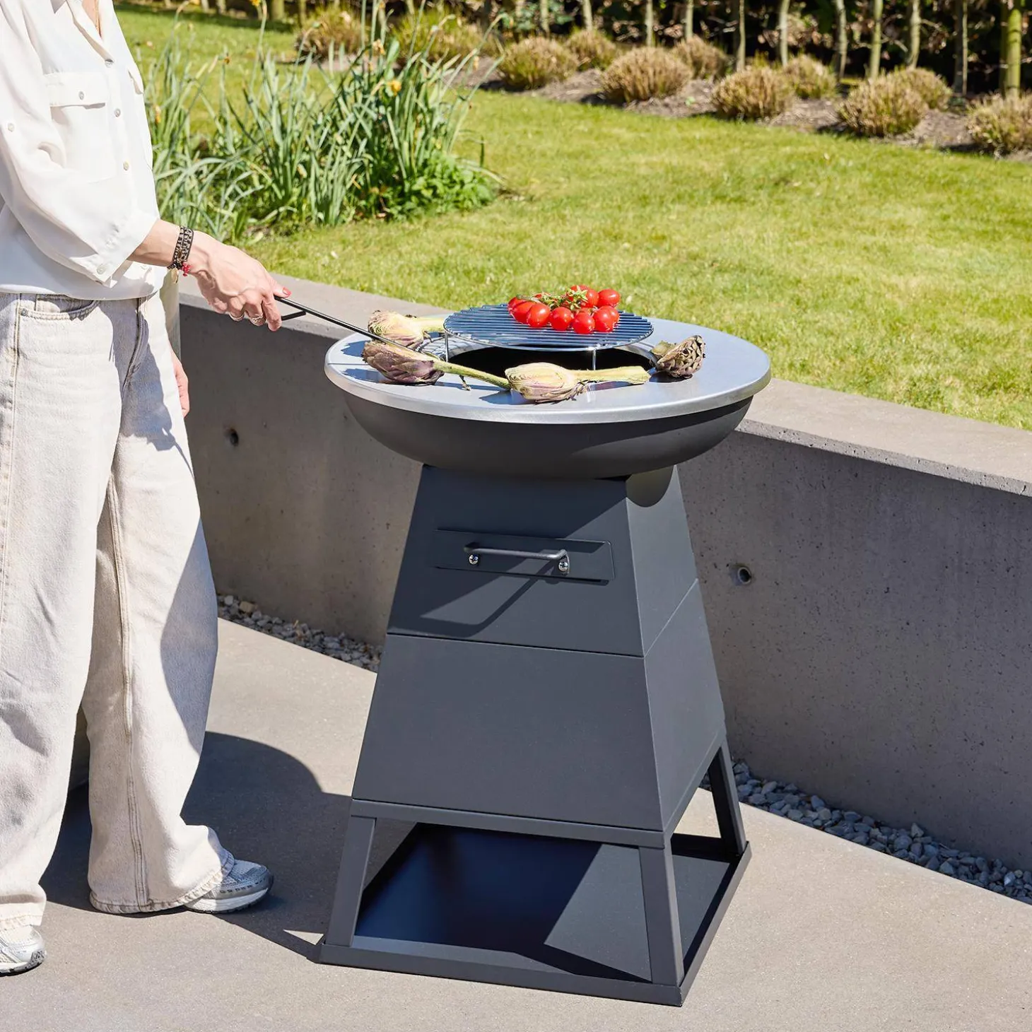 Brasero barbacoa con espacio de almacenamiento, Ø59cm