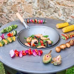 Braséro con parrilla de cocción y almacenamiento de leña, 81.5cm