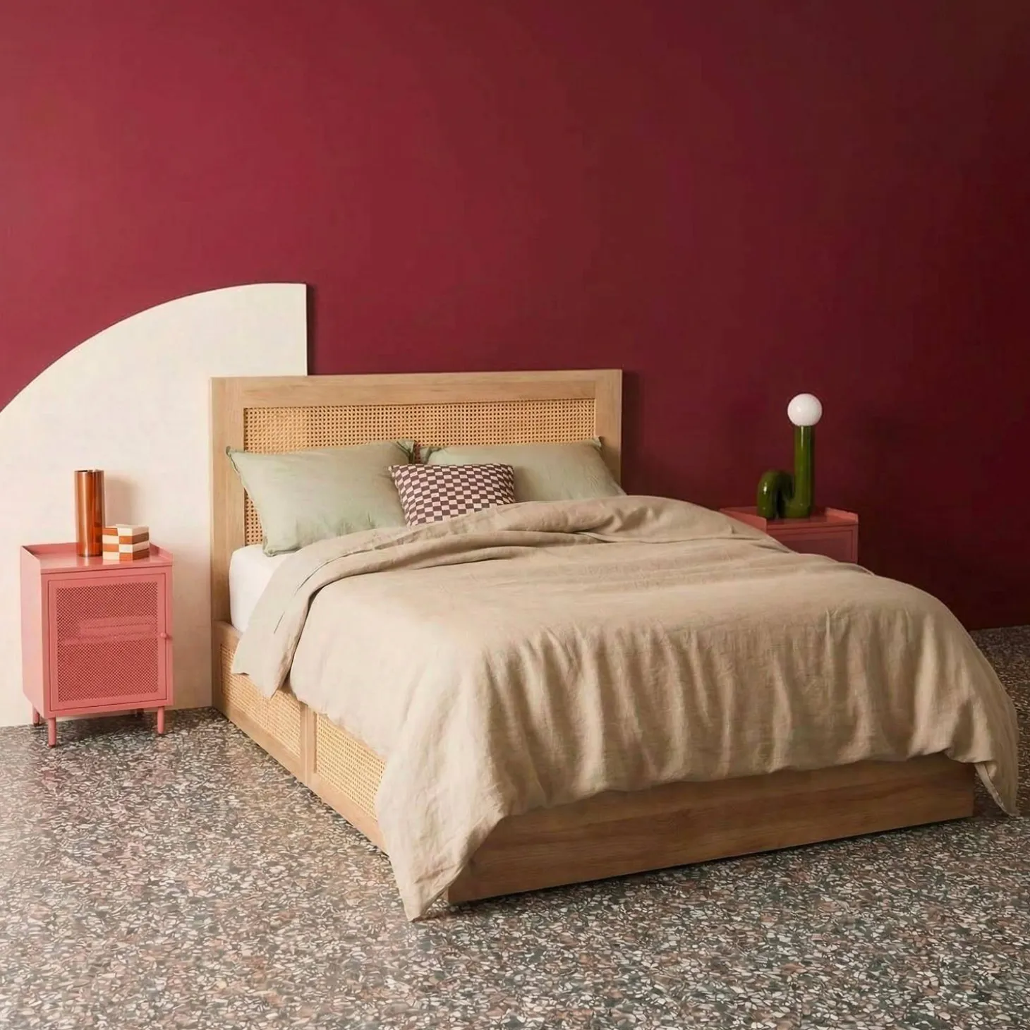 Cama bohemia con somier de láminas y cabecero 140x190cm + 2 cajones decorativos