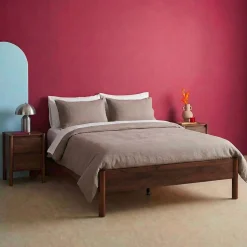 Cama con somier de láminas 140x190cm decoración madera