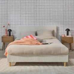 Cama con somier y cabecero 140x190cm, acabado en pana fina