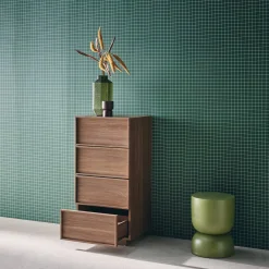Cómoda con 4 cajones y efecto madera