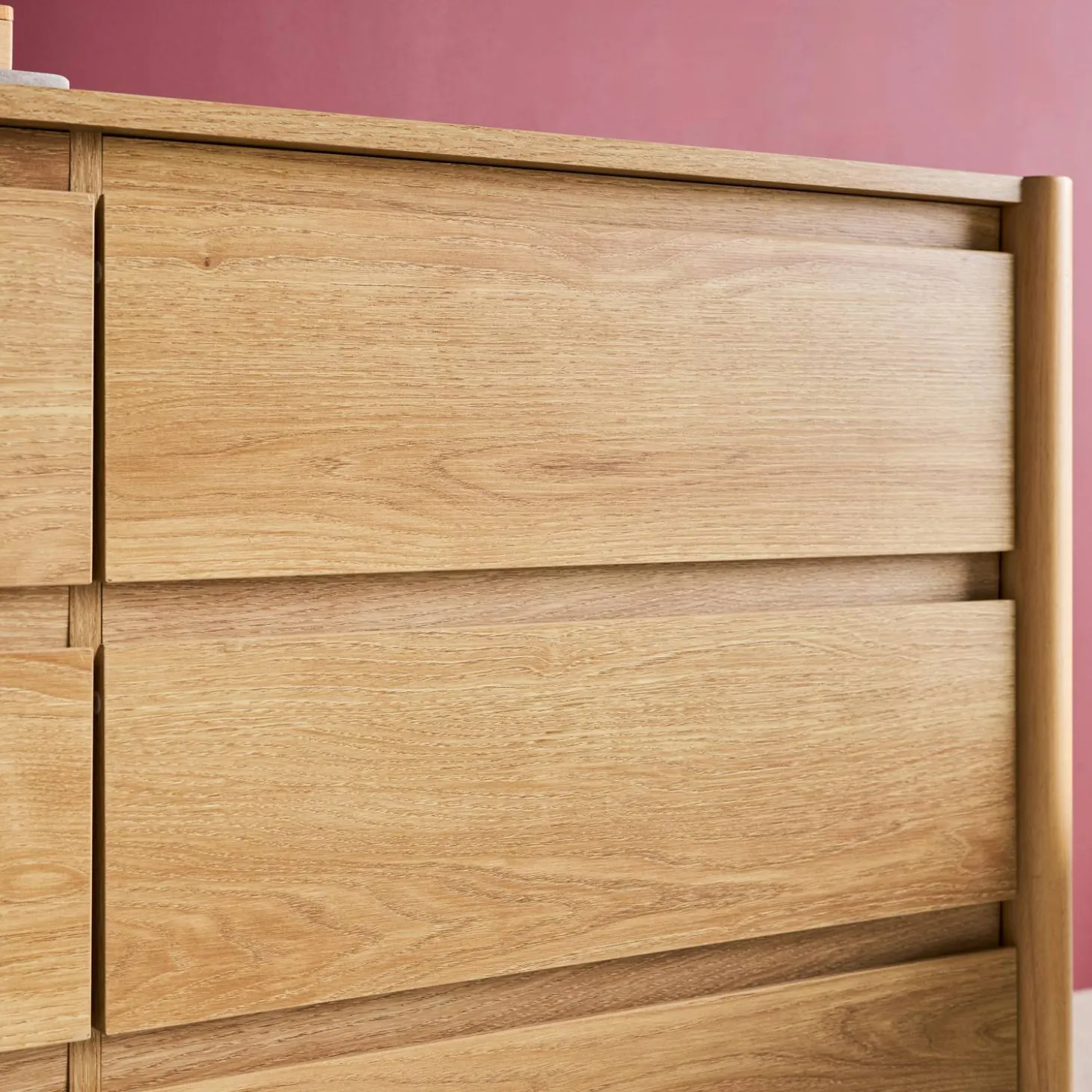 Cómoda con decoración de madera, 6 cajones