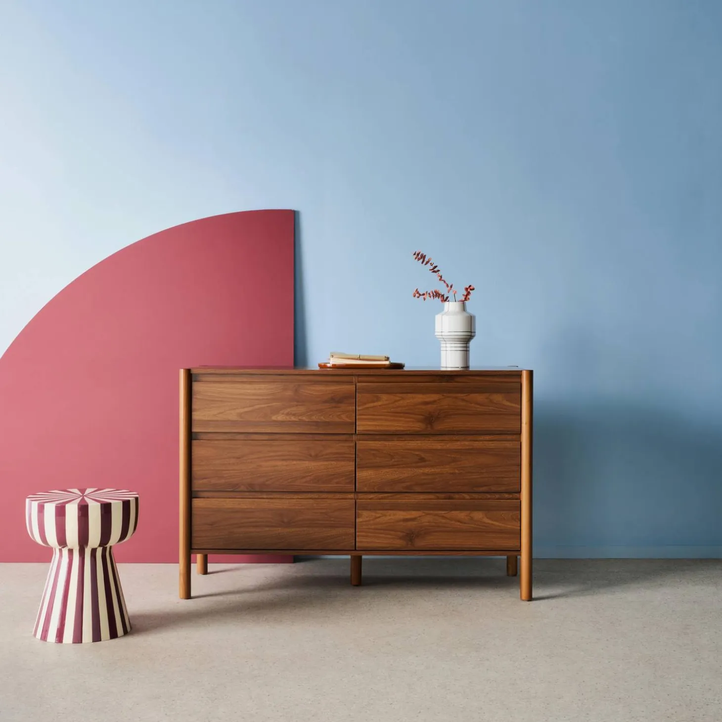 Cómoda con decoración de madera, 6 cajones