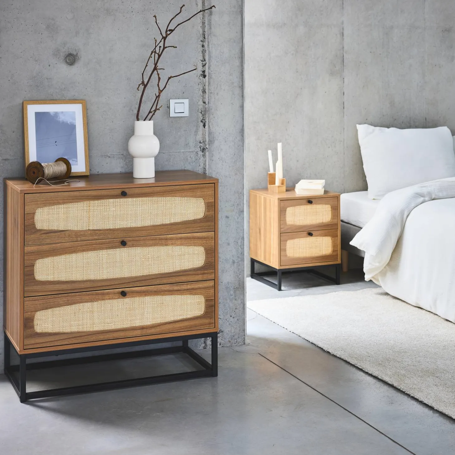 Cómoda de madera y caña, 3 cajones