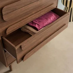 Cómoda vintage con efecto madera y 5 cajones