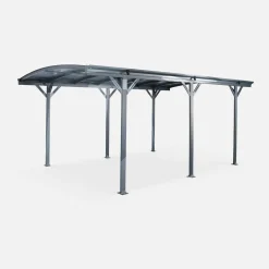 Cochera con techo de aluminio y policarbonato de 15m²