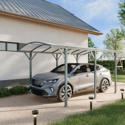 Cochera con techo de aluminio y policarbonato de 15m²