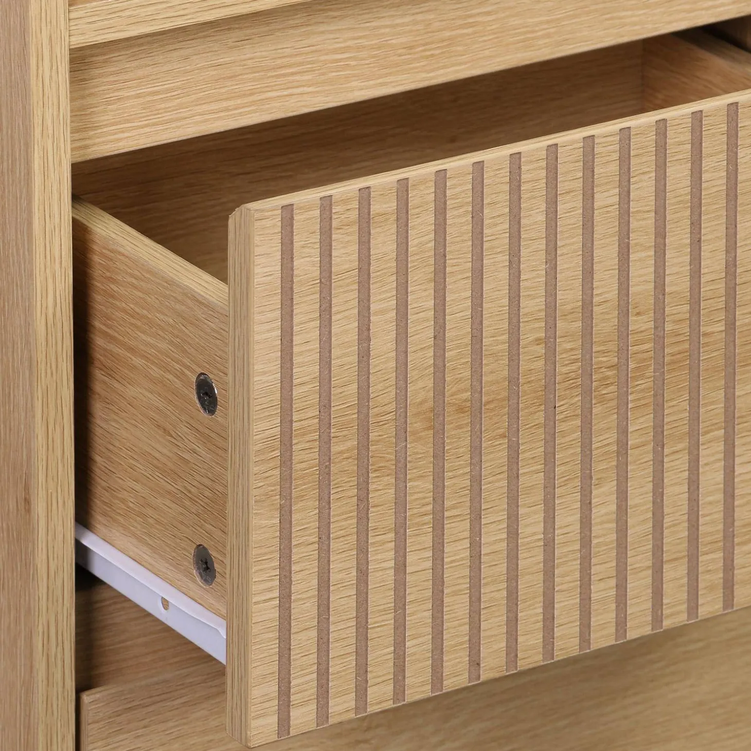 Columna de madera con 3 estantes y 2 cajones