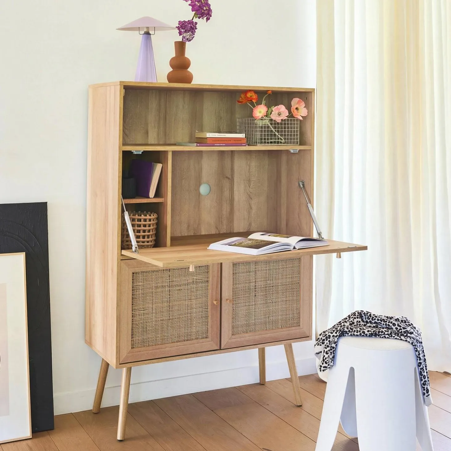 Escritorio de 2 puertas con estantes, efecto madera y caña