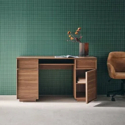 Escritorio efecto madera con 2 puertas y 2 cajones, 140cm