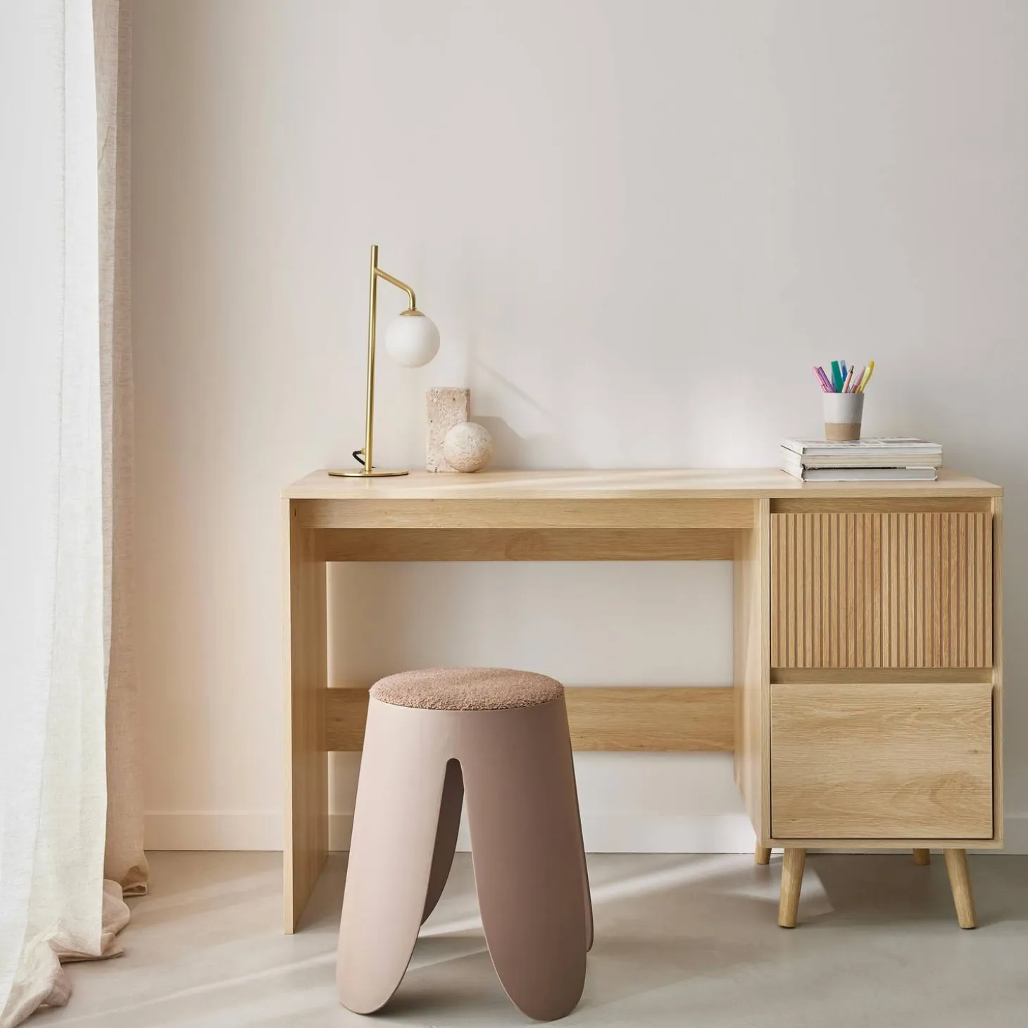 Escritorio escandinavo decoración madera 2 cajones