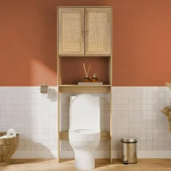 Estante mueble de WC decorada en madera y caña