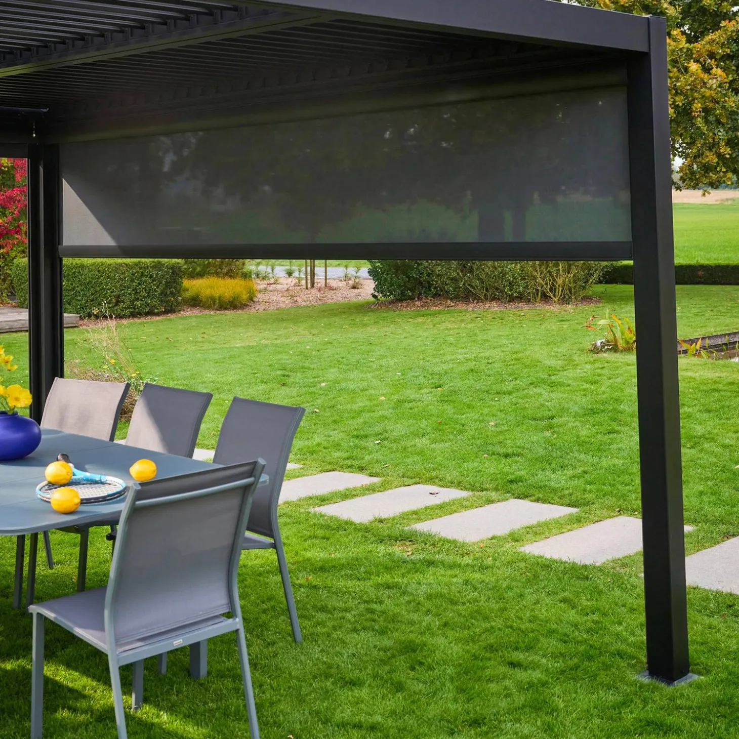 Estor lateral enrollable de aluminio y textileno para pérgola bioclimática, 4m