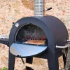Horno de pizza exterior con mesa