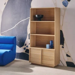 Librería efecto madera con 2 puertas y 5 niveles