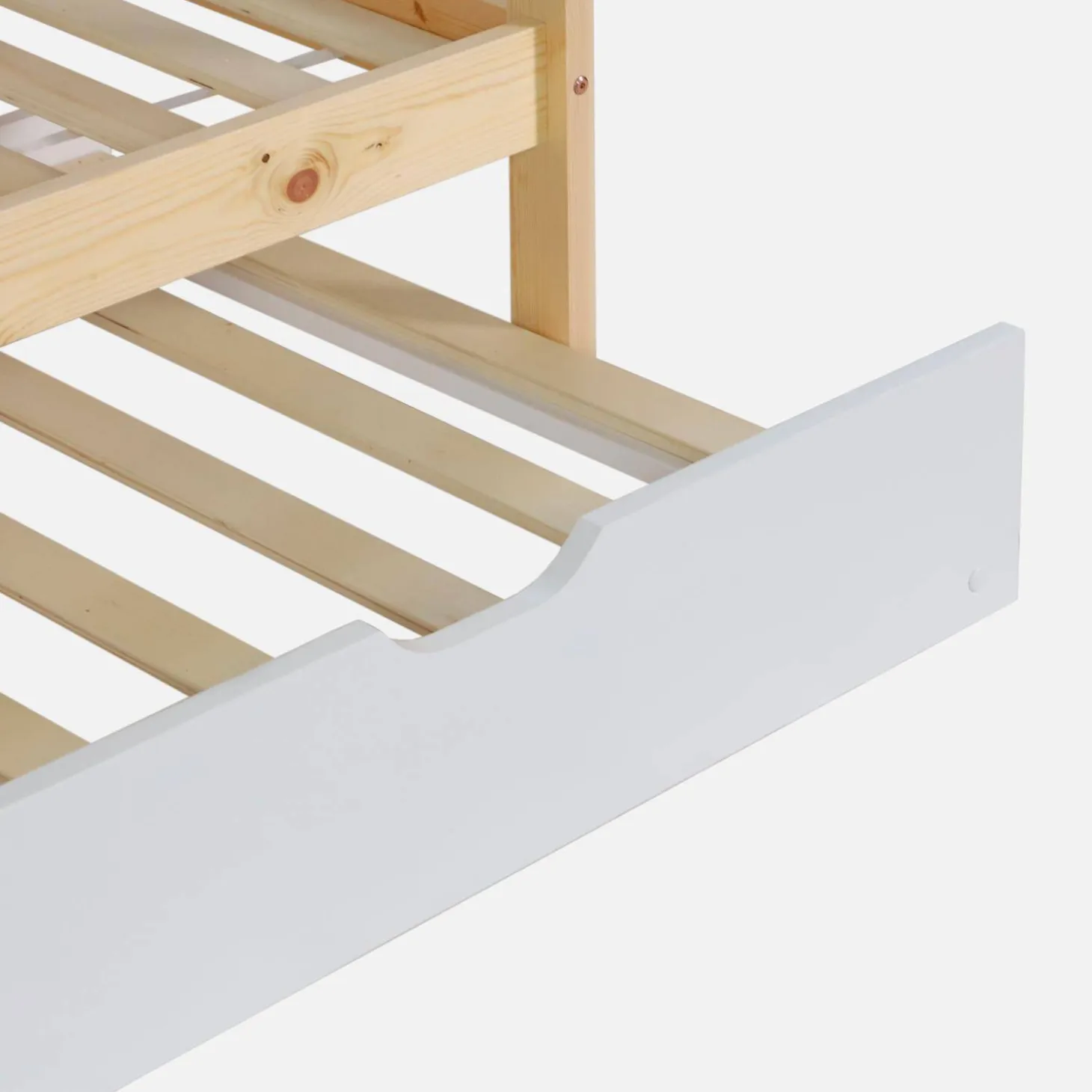 Litera infantil 190cm en pino natural estilo cabaña con somier y cajón