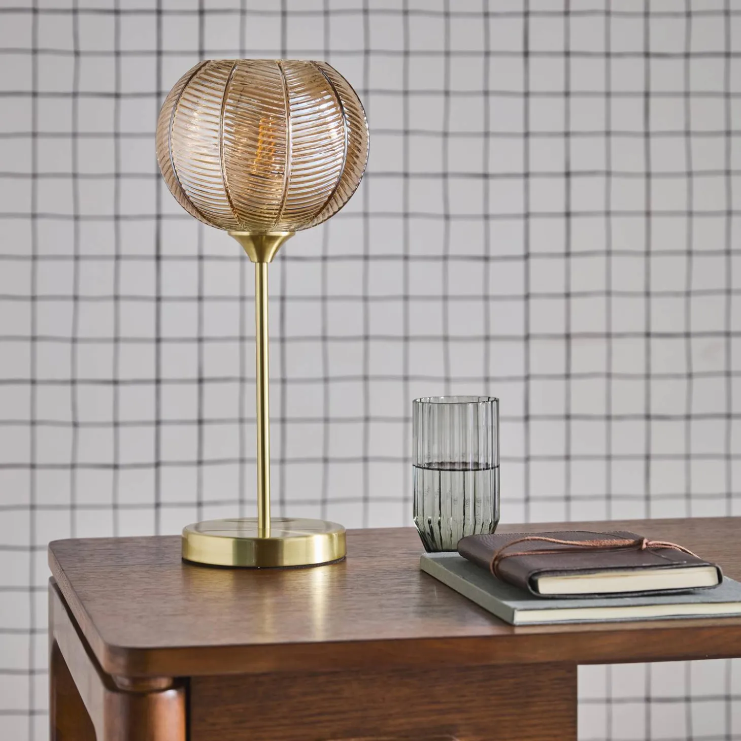 Lámpara de mesa interior metal y vidrio, 20cm