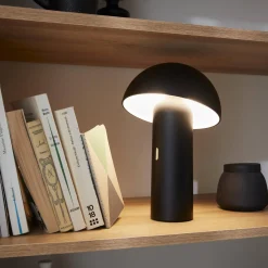 Lámpara de sobremesa con cabezal ajustable para interior