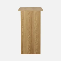 Mesa alta de cocina de madera con espacio de almacenamiento