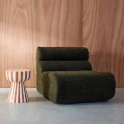Mesa auxiliar de acero esmaltado con rayas