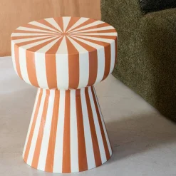 Mesa auxiliar de acero esmaltado con rayas