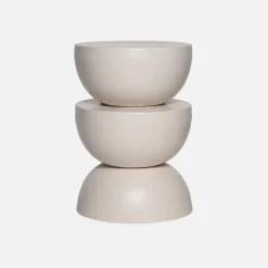 Mesa auxiliar o mesita de metal