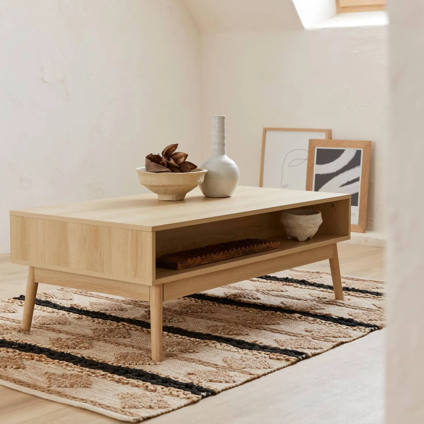 Mesa de centro con decoración de madera, 1 cajón