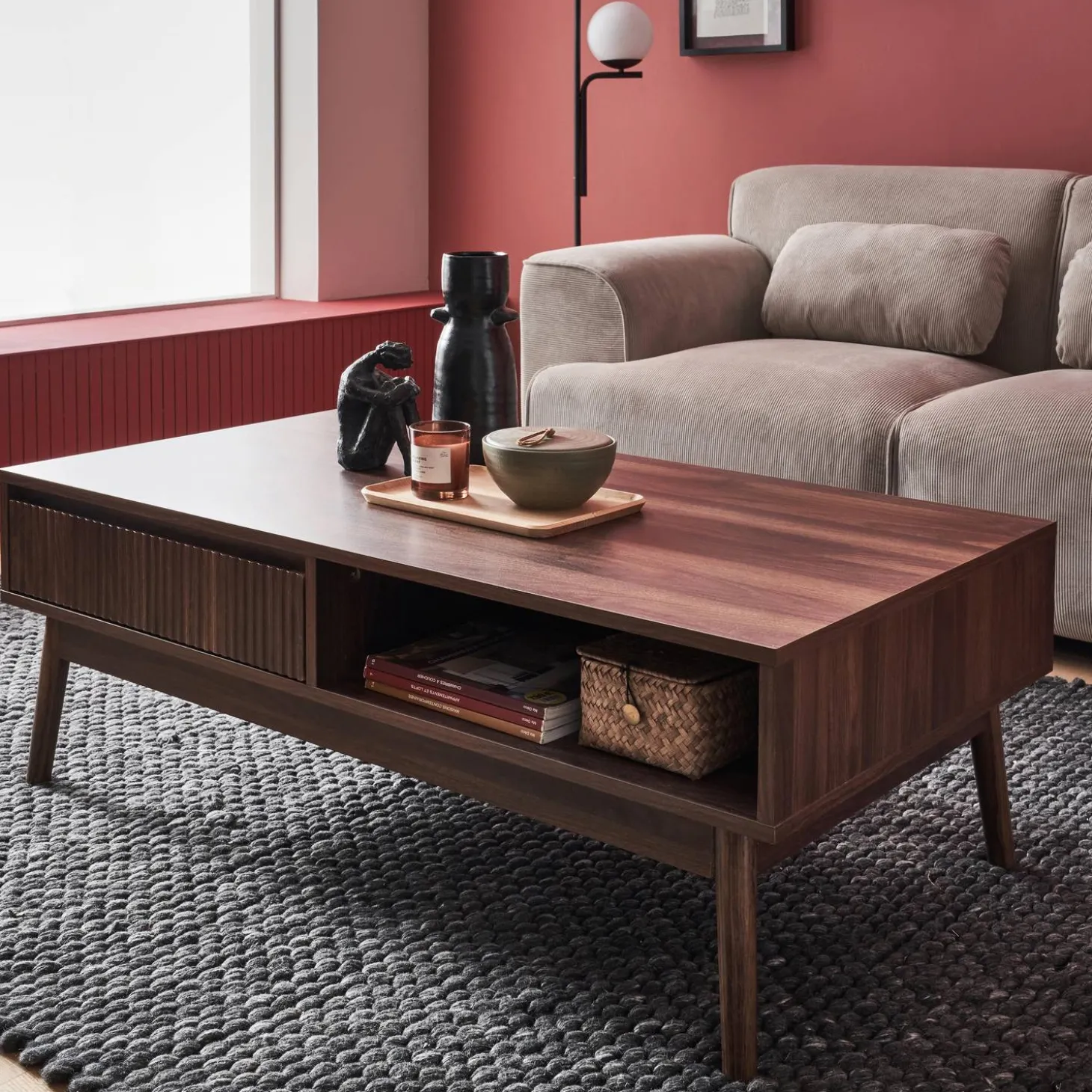 Mesa de centro con decoración de madera, 1 cajón
