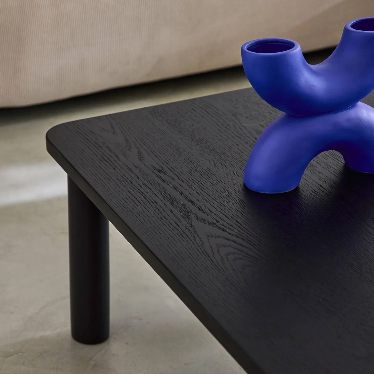 Mesa de centro cuadrada de madera de hevea con chapa de roble