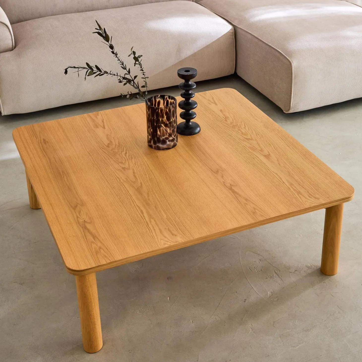 Mesa de centro cuadrada de madera de hevea con chapa de roble