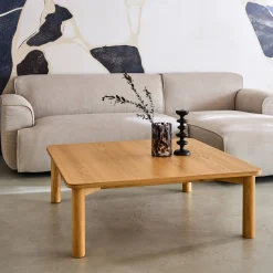 Mesa de centro cuadrada de madera de hevea con chapa de roble