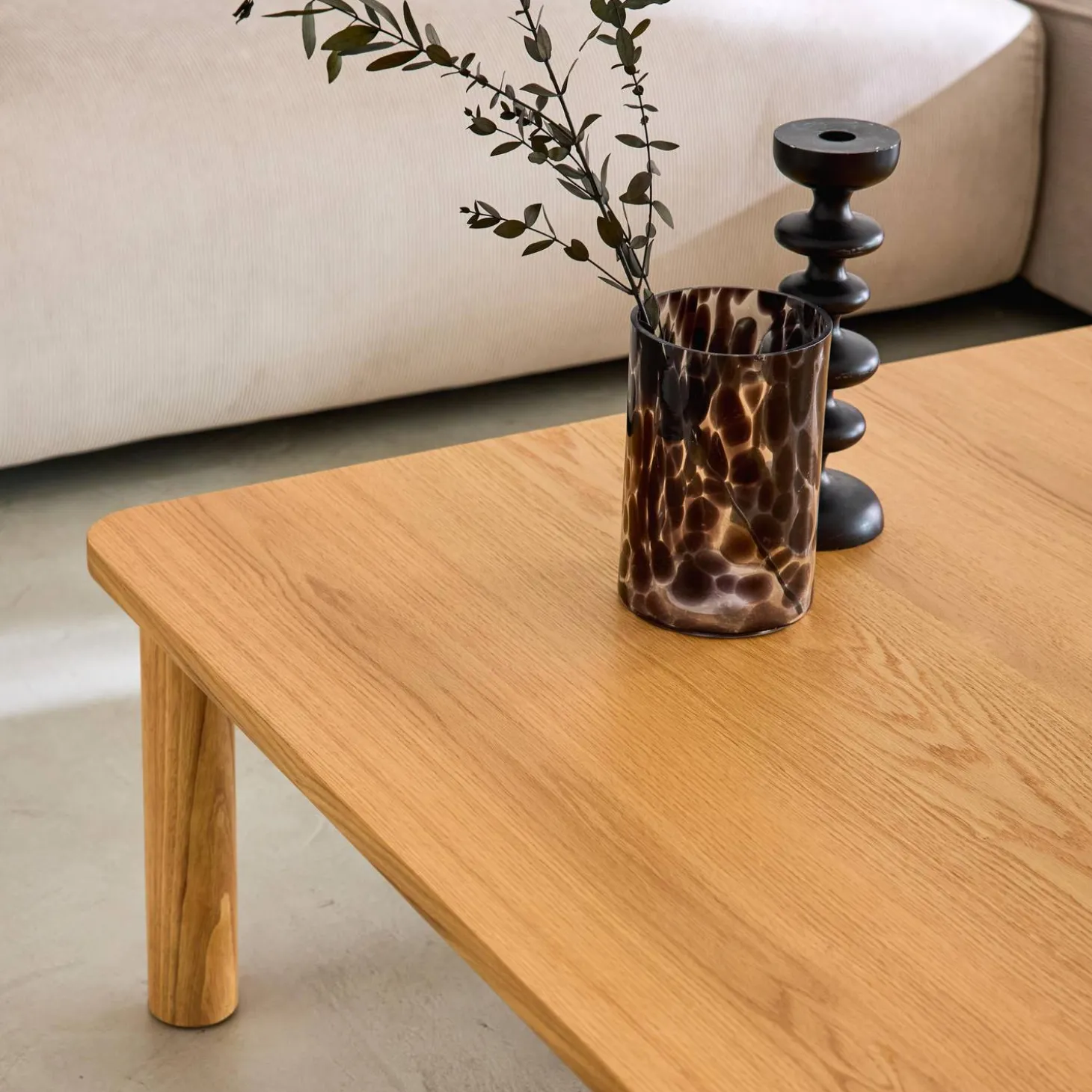 Mesa de centro cuadrada de madera de hevea con chapa de roble