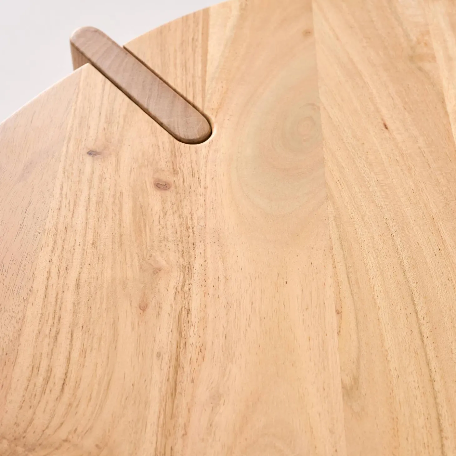 Mesa de centro exótica redonda de madera maciza