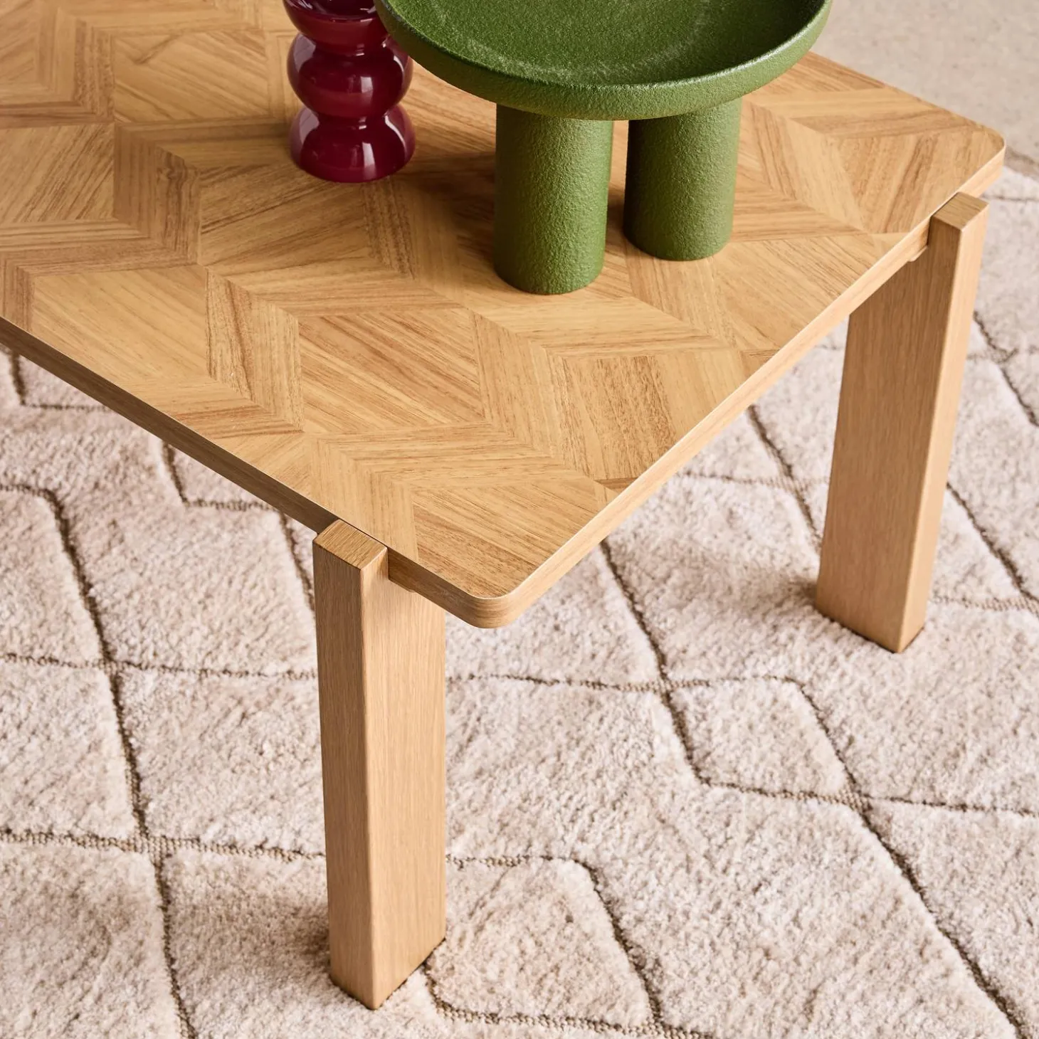 Mesa de centro vintage rectangular decorada con efecto de madera en espiga