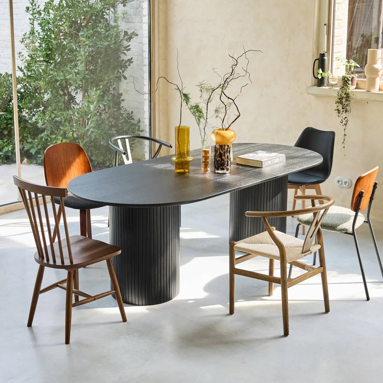 Mesa de comedor de madera de hévea y chapado de roble, 8 plazas