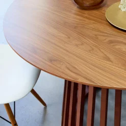 Mesa de comedor efecto madera de 4 plazas