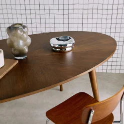 Mesa de comedor ovalada de madera de hevea y chapa de roble para 6 personas