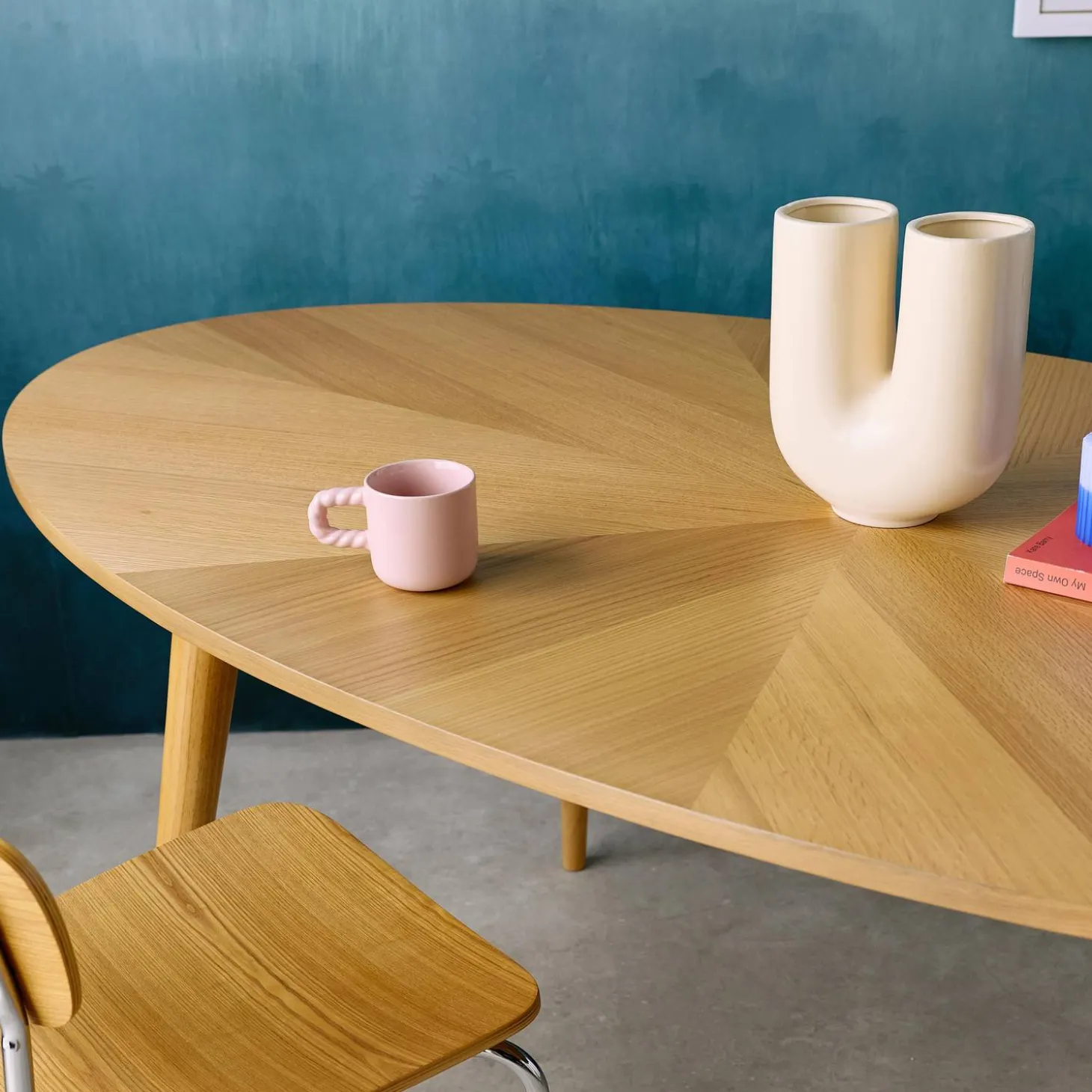 Mesa de comedor ovalada de madera de hevea y chapa de roble para 6 personas