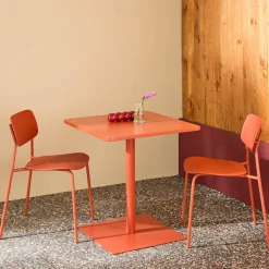 Mesa de jardín bistró cuadrada de acero con 2 sillas