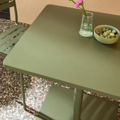 Mesa de jardín bistró cuadrada de acero con 2 sillas