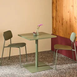 Mesa de jardín bistró cuadrada de acero con 2 sillas