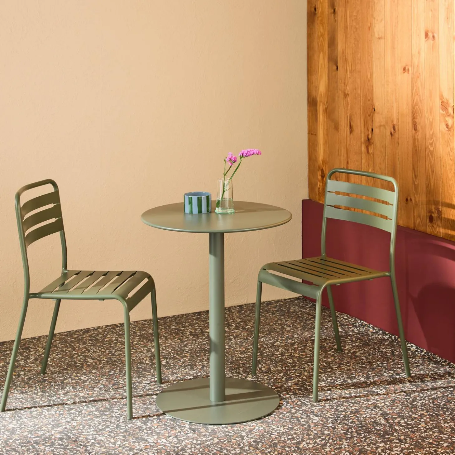 Mesa de jardín bistró redonda de acero con 2 sillas