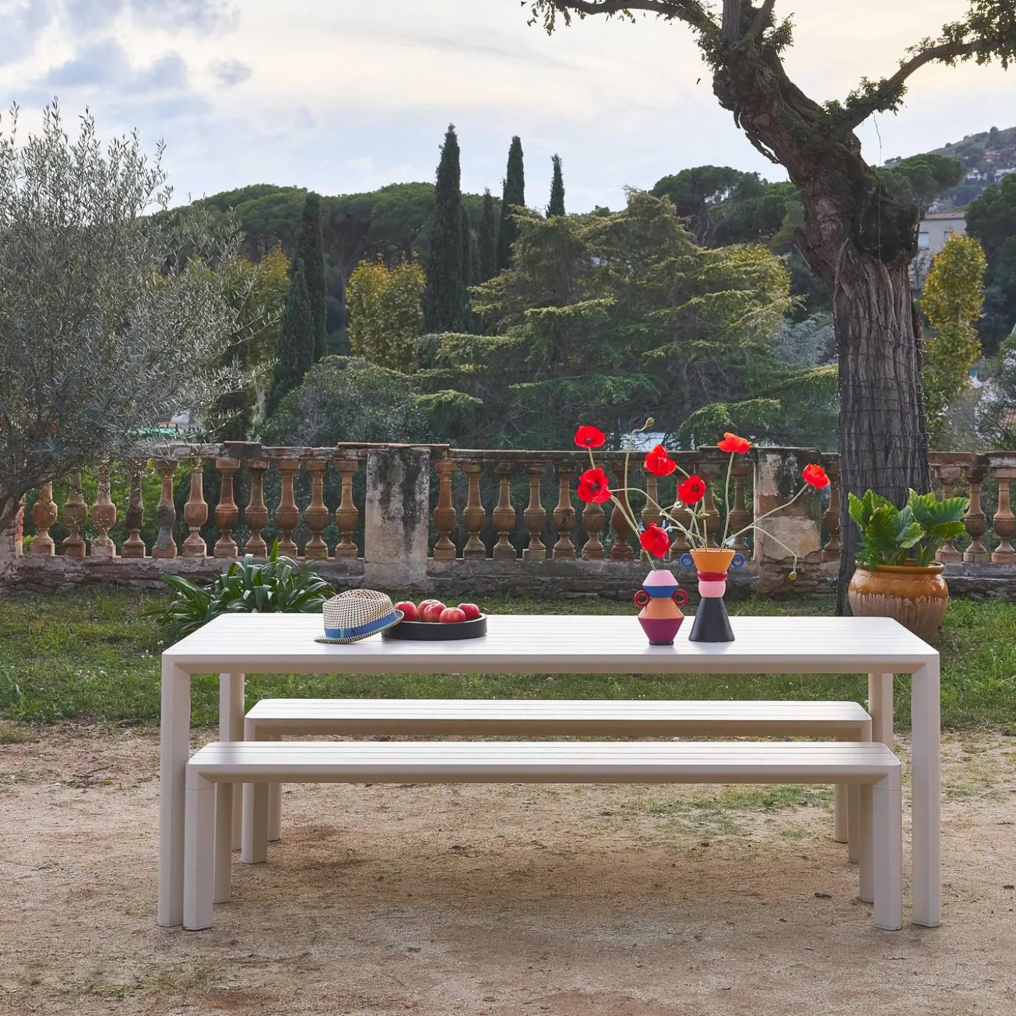 Mesa de jardín de aluminio con 2 bancos de 8 plazas